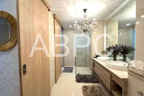 Condominio de 2 dormitorios en Jomtien Beach, Pattaya, Tailandia № 211658 - foto 9