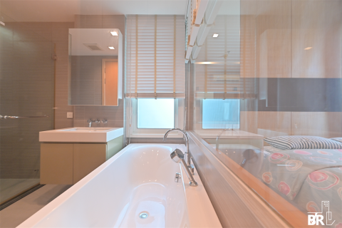 Condo in Bangkok, Thailand, 2 bedrooms  № 185091 - photo 4