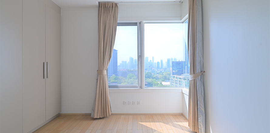 Condo in Bangkok, Thailand, 3 bedrooms  № 185088