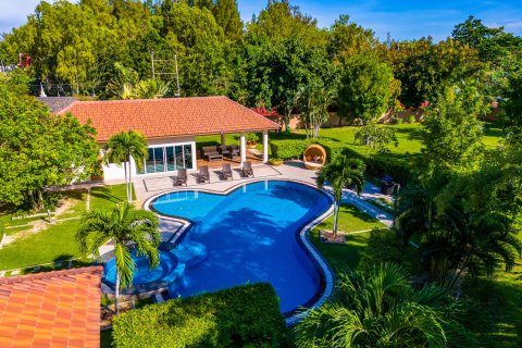Villa in Cha-am, Thailand 7 Schlafzimmer № 221800 - Foto 4