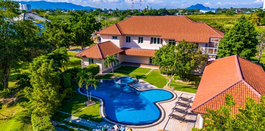 Villa in Cha-am, Thailand 7 Schlafzimmer № 221800