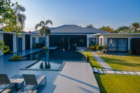 Chalet de 6 dormitorios en Hua Hin, Tailandia № 221802