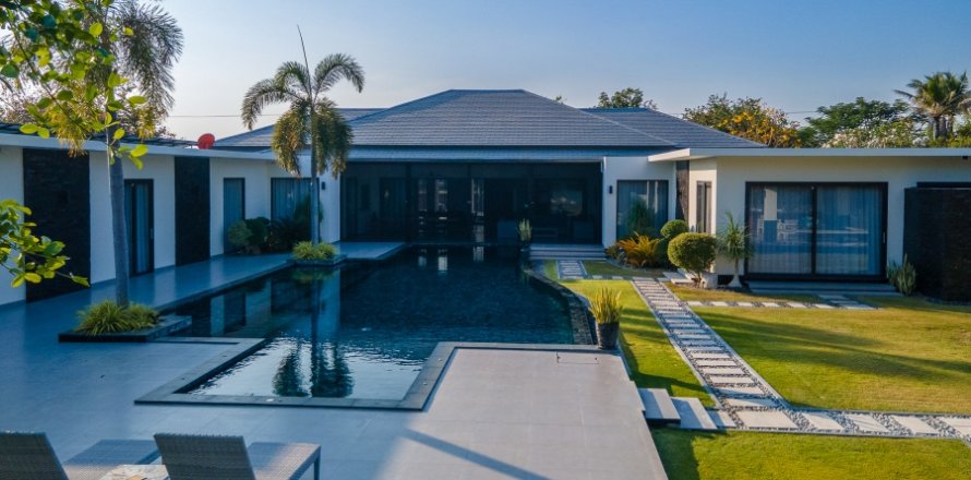 Villa in Hua Hin, Thailand 6 Schlafzimmer № 221802