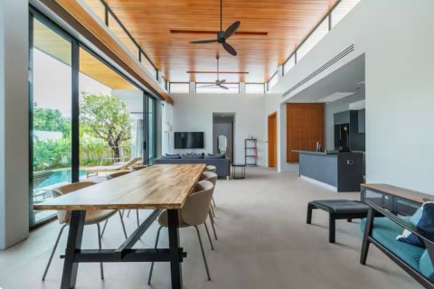 Villa in Phuket, Thailand 3 bedrooms № 152841 - photo 1