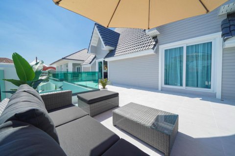 House in Pattaya, Thailand 5 bedrooms № 157717 - photo 19