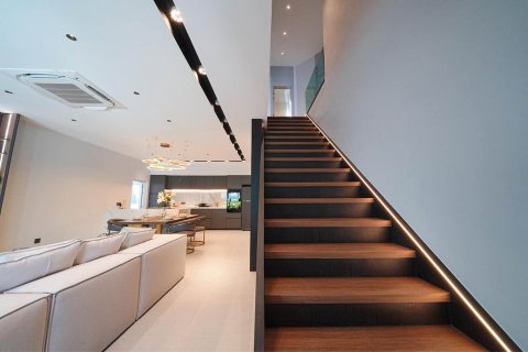 House in Pattaya, Thailand 5 bedrooms № 157717 - photo 2