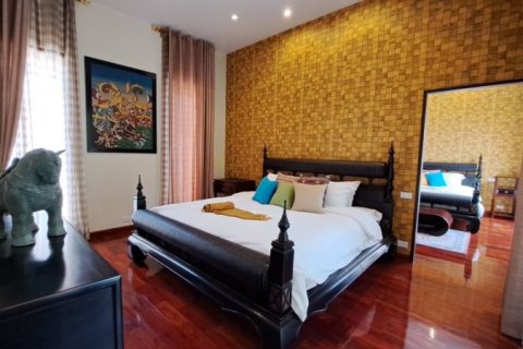 House in Pattaya, Thailand 5 bedrooms № 157715 - photo 4