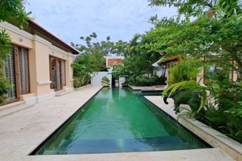 House in Pattaya, Thailand 5 bedrooms № 157715 - photo 3