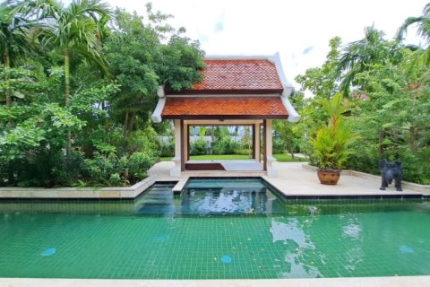 House in Pattaya, Thailand 5 bedrooms № 157715 - photo 2