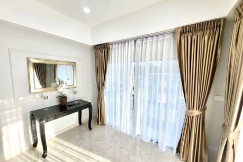 House in Pattaya, Thailand 5 bedrooms № 157716 - photo 7