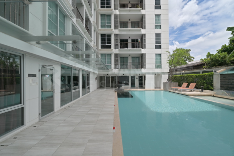 Condo in Bangkok, Thailand, 2 bedrooms № 183961 - photo 30
