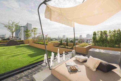 Condo in Bangkok, Thailand, 2 bedrooms № 183961 - photo 2