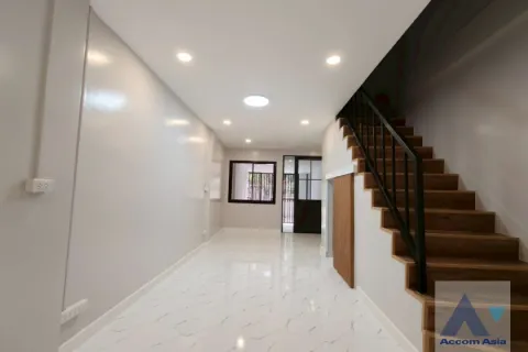 Reihenhaus in Watthana, Bangkok, Thailand 3 Schlafzimmer № 216068 - Foto 4