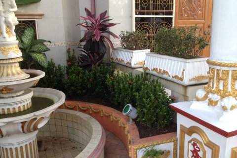 Maison à San Sai, Thaïlande 4 chambres № 163325 - photo 19