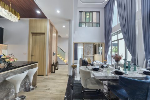 House in Pattaya, Thailand 5 bedrooms № 155704 - photo 4