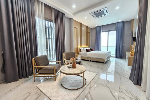 House in Pattaya, Thailand 5 bedrooms № 155704 - photo 21