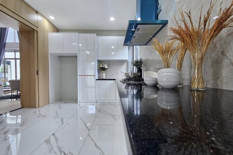 House in Pattaya, Thailand 5 bedrooms № 155704 - photo 9