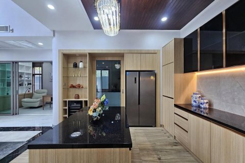 House in Pattaya, Thailand 5 bedrooms № 155704 - photo 7