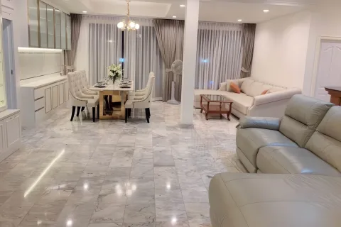 Villa in Pattaya, Thailand 4 bedrooms № 155703 - photo 6