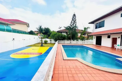 Villa in Pattaya, Thailand 4 bedrooms № 155703 - photo 3