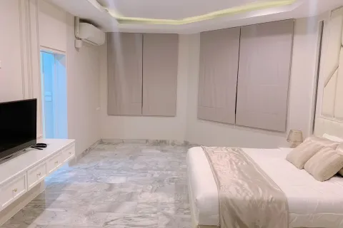 Villa in Pattaya, Thailand 4 bedrooms № 155703 - photo 13