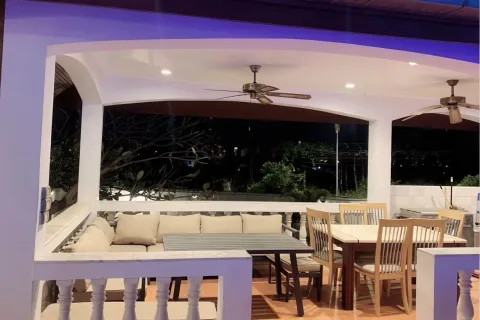 Villa in Pattaya, Thailand 4 bedrooms № 155703 - photo 4