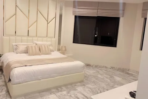 Villa in Pattaya, Thailand 4 bedrooms № 155703 - photo 12