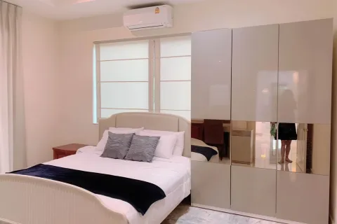 Villa in Pattaya, Thailand 4 bedrooms № 155703 - photo 11