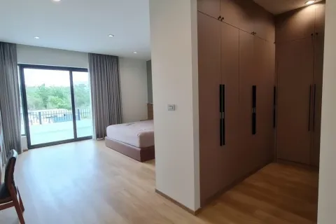 House in Pattaya, Thailand 4 bedrooms № 155707 - photo 15