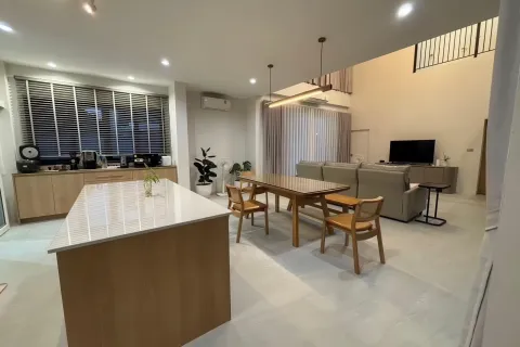 House in Pattaya, Thailand 4 bedrooms № 155707 - photo 3