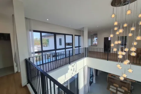 House in Pattaya, Thailand 4 bedrooms № 155707 - photo 11