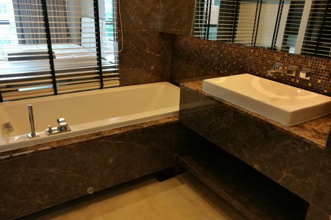 Studio dans le Condo à Watthana, Bangkok, Thaïlande  № 173493 - photo 5