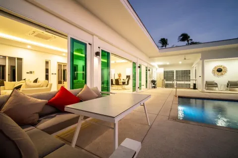 Villa in Phuket, Thailand 3 bedrooms № 173495 - photo 11