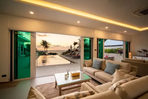 Villa in Phuket, Thailand 3 bedrooms № 173495 - photo 7