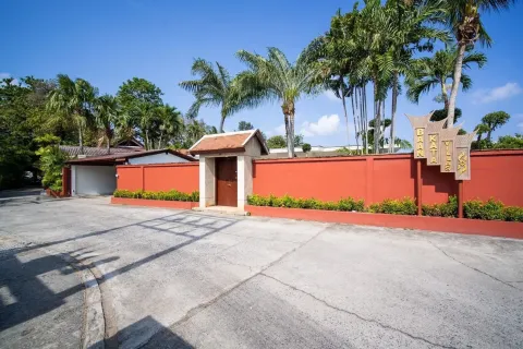 Villa in Phuket, Thailand 3 bedrooms № 173495 - photo 24