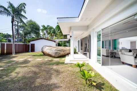 Villa in Phuket, Thailand 3 bedrooms № 173495 - photo 25