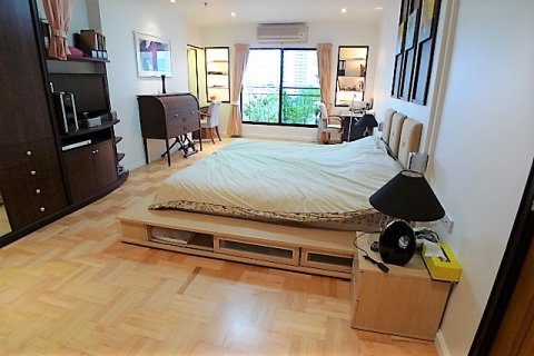 Condo in Bangkok, Thailand, 2 bedrooms  № 143830 - photo 4