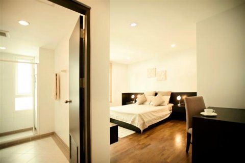 Condo in Bangkok, Thailand, 2 bedrooms  № 143831 - photo 9