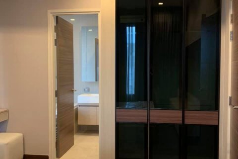 Condo in Bangkok, Thailand, 2 bedrooms  № 143828 - photo 3