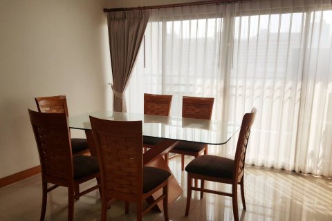 Кондоминиум с 2 спальнями в Бангкоке, Таиланд № 143833 - фото 5