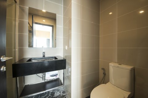 Condo in Bangkok, Thailand, 1 bedroom  № 143827 - photo 9