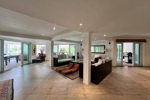 House in Hua Hin, Thailand 7 bedrooms № 194716 - photo 13