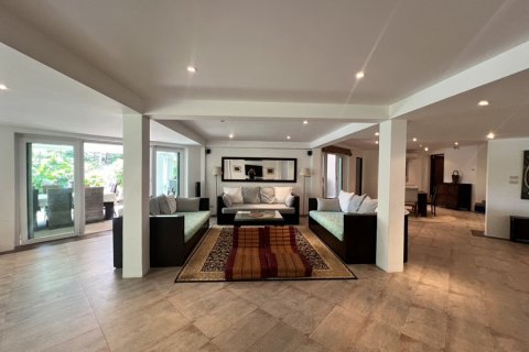 House in Hua Hin, Thailand 7 bedrooms № 194716 - photo 10