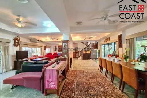 Casa de 3 dormitorios en Pattaya, Tailandia № 213604 - foto 12