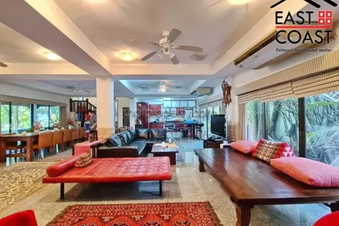 Casa de 3 dormitorios en Pattaya, Tailandia № 213604 - foto 8