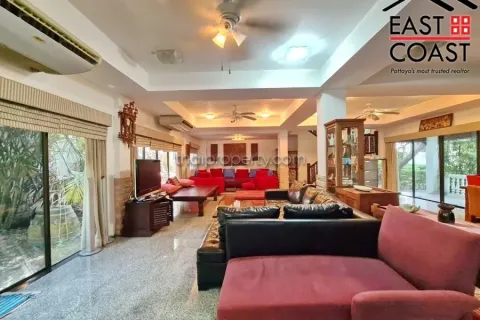 Casa de 3 dormitorios en Pattaya, Tailandia № 213604 - foto 13