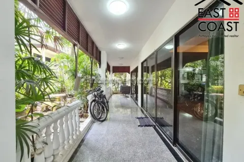 Casa de 3 dormitorios en Pattaya, Tailandia № 213604 - foto 3