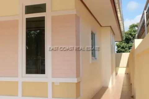 Casa de 2 dormitorios en Pattaya, Tailandia № 213605 - foto 4