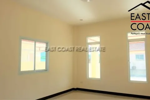 Casa de 2 dormitorios en Pattaya, Tailandia № 213605 - foto 17