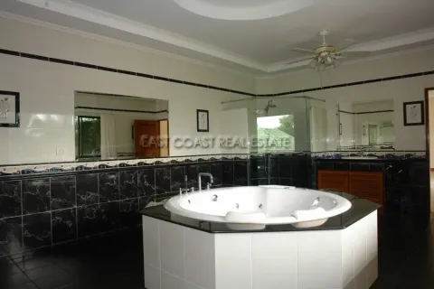Casa de 7 dormitorios en Pattaya, Tailandia № 213603 - foto 2